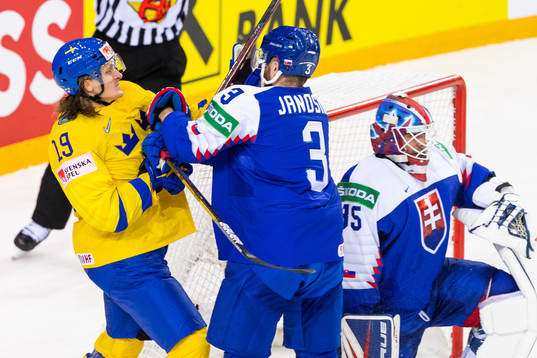 Marcus Sörensen of Sweden against Adam Janosik and
