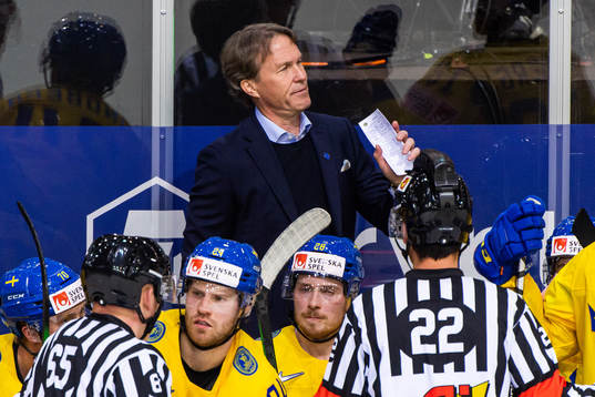 of Sweden Johan Garpenlöv, Head coach of Sweden, reacts