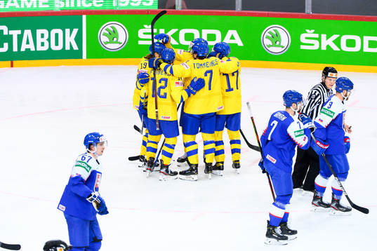 Marcus Sörensen of Sweden celebrates the 1-1 goal with Max