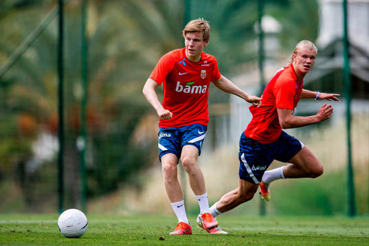 Jens Petter Hauge and Erling Braut Haaland of the Norwegian