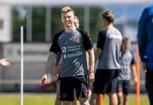 Bläddra bland fler bilder av Fotboll, Inför EM, Danmark, Träning