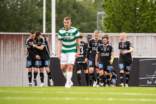 Brages Niklas Söderberg jublar med lagkamrater