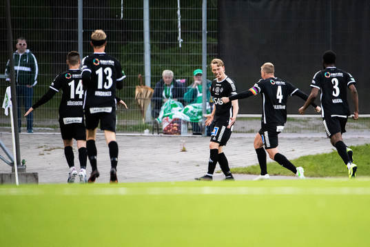 Brages Alexander Johansson jublar