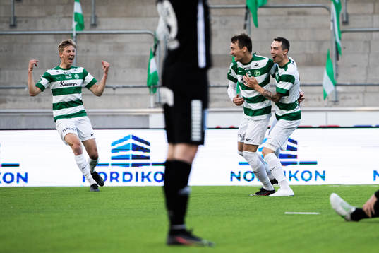 Västerås Viktor Prodell jublar med lagkamrater