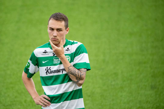 Västerås Filip Tronét innan fotbollsmatchen i Superettan