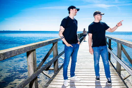 Oscar Alsenfelt och Christoffer Nihlstorp vid långa bryggan