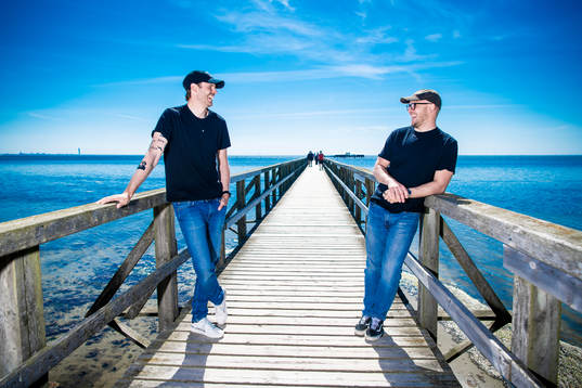 Oscar Alsenfelt och Christoffer Nihlstorp vid långa bryggan