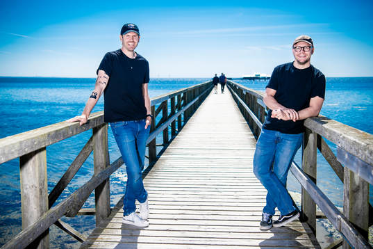 Oscar Alsenfelt och Christoffer Nihlstorp vid långa bryggan