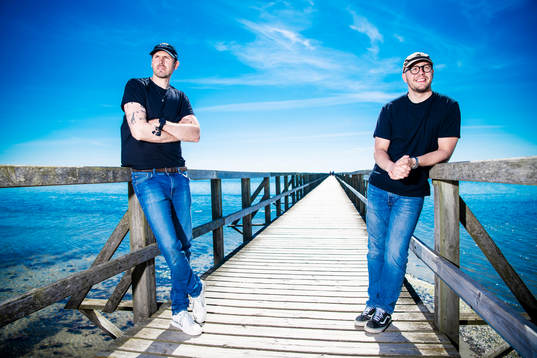 Oscar Alsenfelt och Christoffer Nihlstorp vid långa bryggan