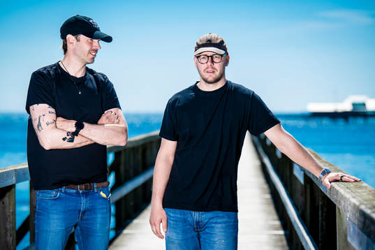 Oscar Alsenfelt och Christoffer Nihlstorp vid långa bryggan