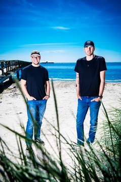 Oscar Alsenfelt och Christoffer Nihlstorp vid långa bryggan