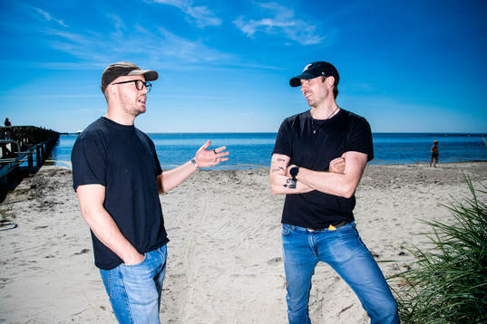 Oscar Alsenfelt och Christoffer Nihlstorp vid långa bryggan