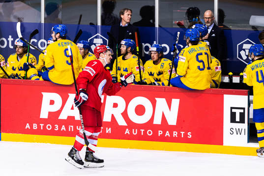 Dmitri Orlov of Russia celebrate