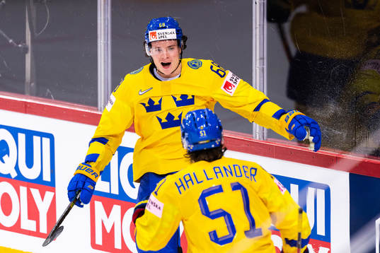 Victor Olofsson of Sweden celebrate