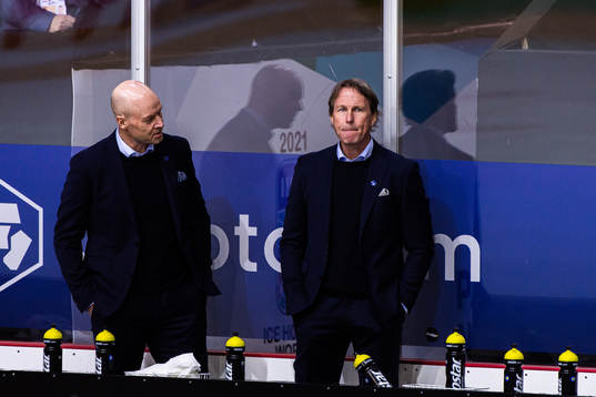 Johan Garpenlöv, Head coach of Sweden looks dejected