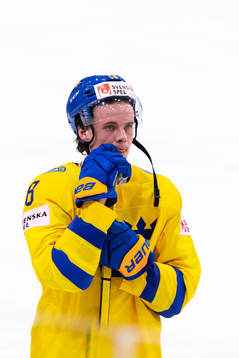 Victor Olofsson of Sweden looks dejected