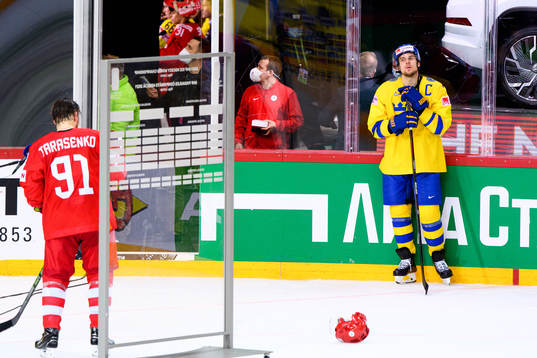 Vladimir Tarasenko of Russia  and Henrik Tömmernes of