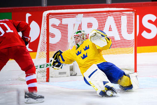 Vladimir Tarasenko of Russia  scores the game winning