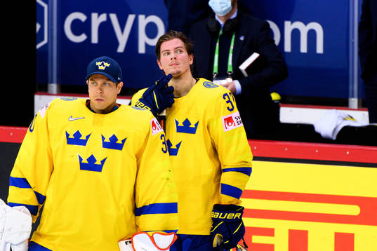 Goalkeeper Viktor Fasth and Isac Lundström of Sweden looks