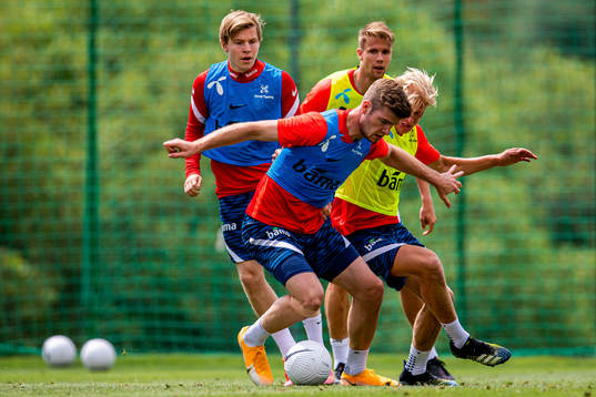 Alexander Sørloth and Morten Thorsby of the Norwegian