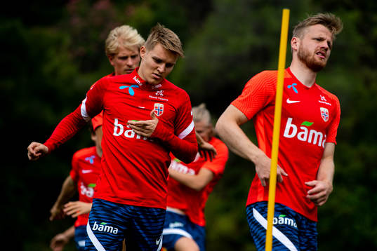 Martin Ødegaard and Fredrik Midtsjø of the Norwegian