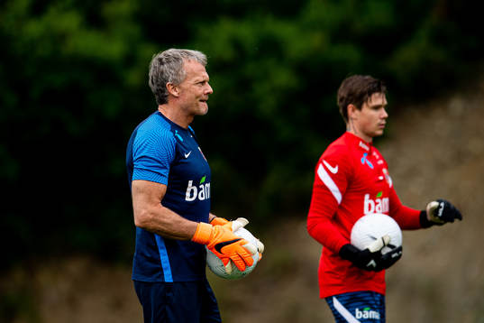 Frode Grodås, goalkeeper coach, and Per Kristian Bråtveit