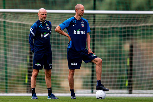 Ståle Solbakken, head coach, and Brede Hangeland, player