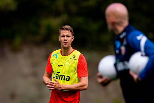 Kristoffer Ajer listen to Ståle Solbakken, head coach of