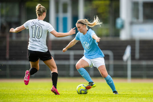 Staffanstorps Linnea Salmi och Malmö FFs Amanda Kander