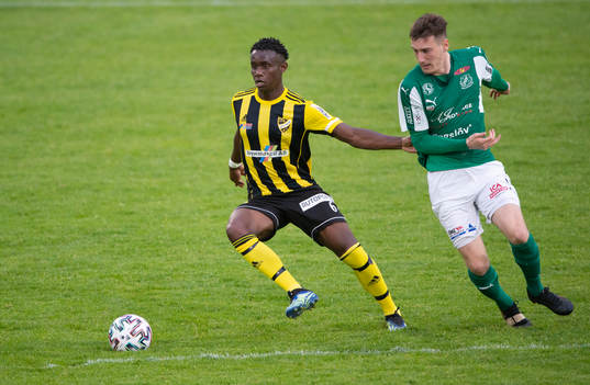 IFK Hässleholms Carl Mujaguzi i träningsmatchen mellan