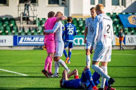 Jönköpings målvakt Frank Pettersson och Fredric Fendrich