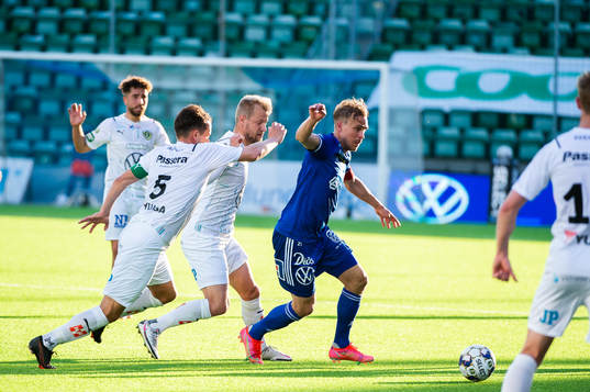 Sundsvalls Pontus Engblom uppvaktas