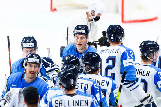 Atte Ohtamaa of Finland celebrates