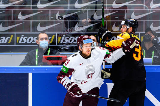Ralfs Freibergs of Latvia and Tom Kuhnhackl of Germany