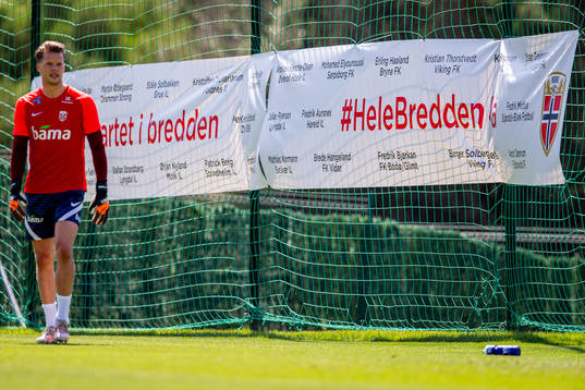 A banner saying «Det startet i bredden» and «Hele