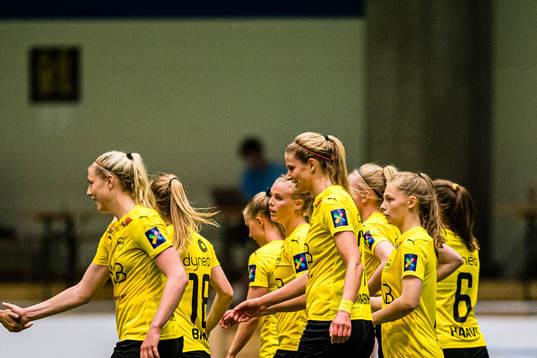 Nora Eide Lie of LSK Kvinner  celebrates