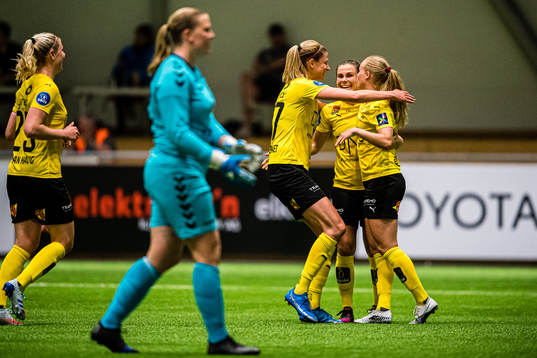 Nora Eide Lie of LSK Kvinner  celebrates