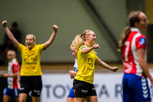 Nora Eide Lie of LSK Kvinner celebrates