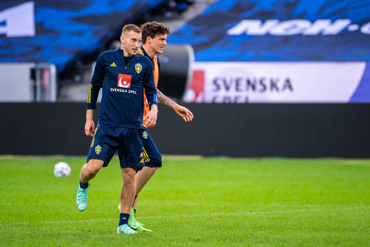 Dejan Kulusevski and Victor Nilsson Lindelöf of the