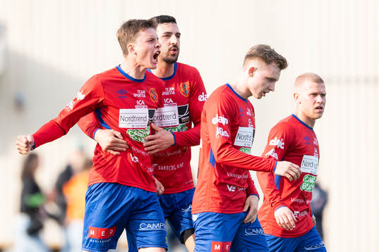 s Jesper Gunnarsson jublar