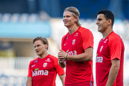 Erling Braut Haaland of Norway warms up