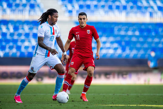 Gerson Rodrigues of Luxembourg and Mohamed Elyounoussi of