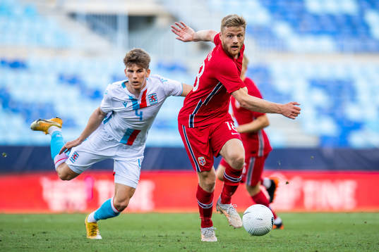 Florian Bohnert of Luxembourg and Fredrik Midtsjø of Norway