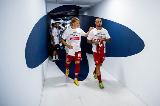 Martin Ødegaard and Aron Dønnum of Norway wearing a
