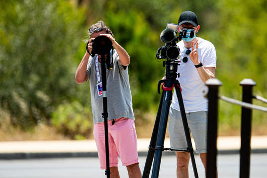 Photographers Bjørn S. Delebekk of VG and Magnus Kaslegard