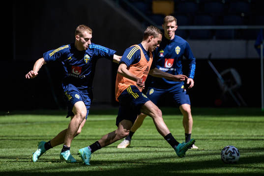 Dejan Kulusevski och Ludwig Augustinsson of the Swedish