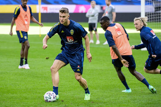 Mattias Svanberg, Ken Sema and Emil Forsberg of the Swedish
