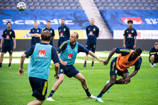 Andreas Granqvist and Ken Sema of the Swedish national