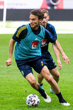 Albin Ekdal and Dejan Kulusevski of the Swedish national
