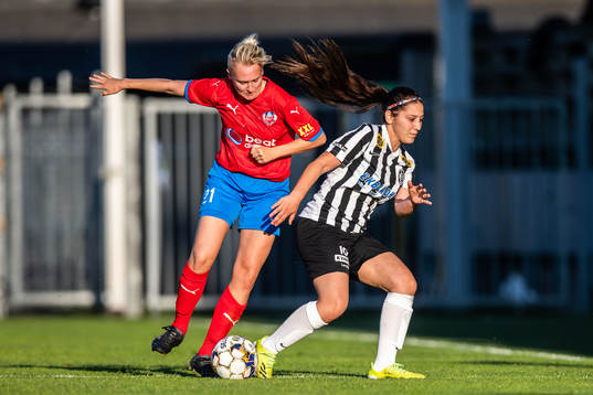 Helsingborsgs Maya Waltersson och Landskronas Malak Akile